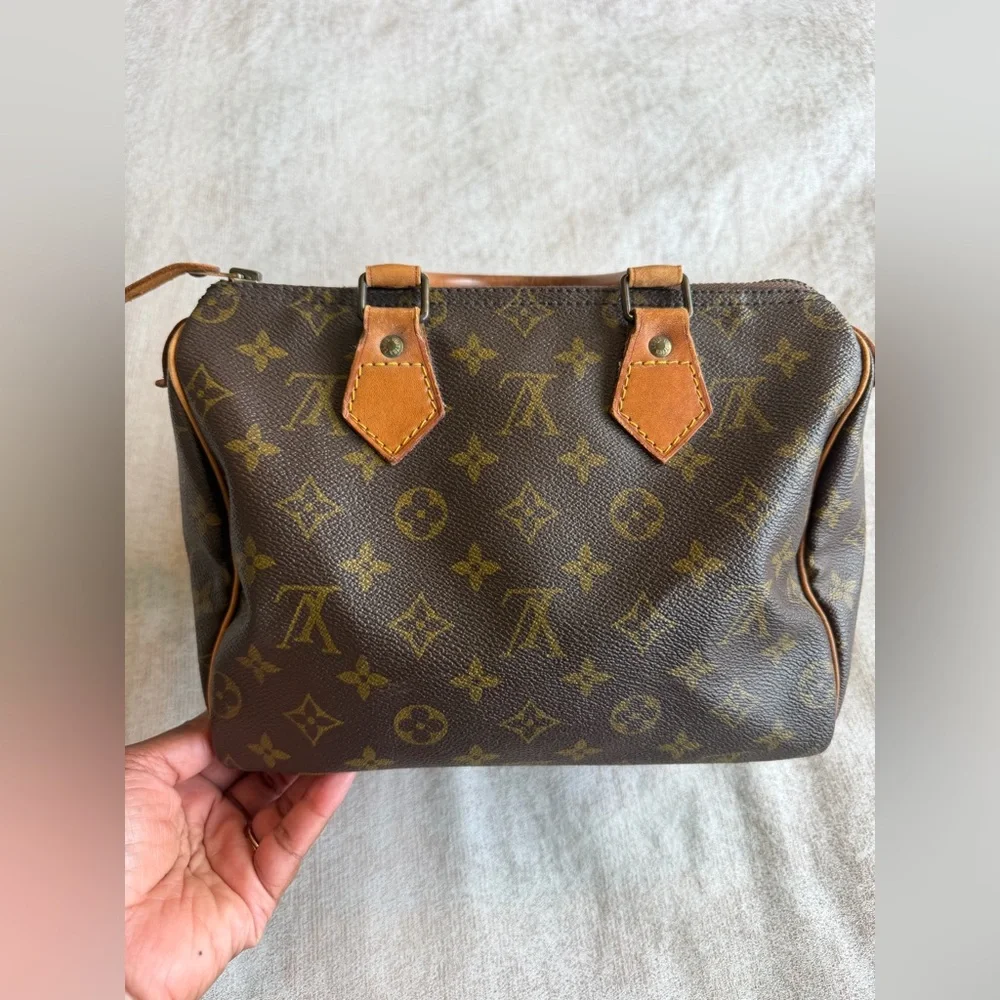 Vintage Louis Vuitton Monogram Speedy 25